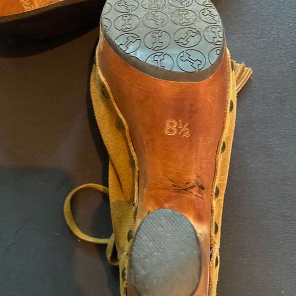 SOLD💔FLOGG mustard suede Demi wooden platform shoe 8.5 - Picture 4 of 11